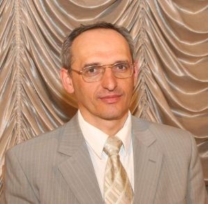 Торсунов Олег Геннадьевич  -  доктор аюрведы, литотерапевт, натуропат